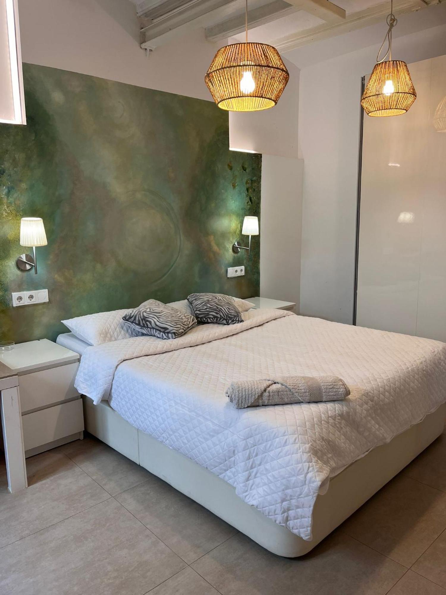 ברצלונה Habitacion Para Grupos Hasta 8 En Plena Rambla De Cataluna מראה חיצוני תמונה