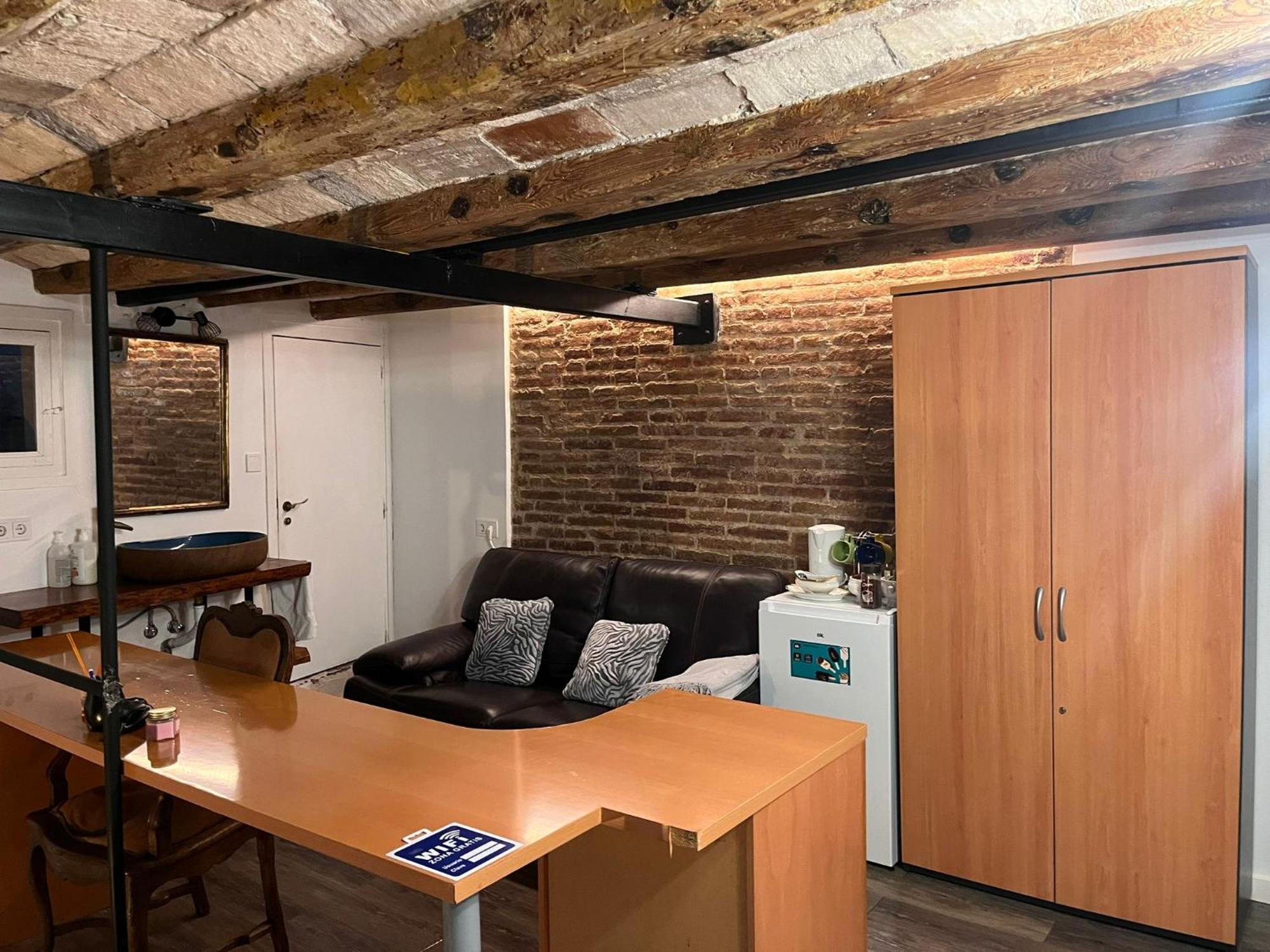 ברצלונה Habitacion Para Grupos Hasta 8 En Plena Rambla De Cataluna מראה חיצוני תמונה
