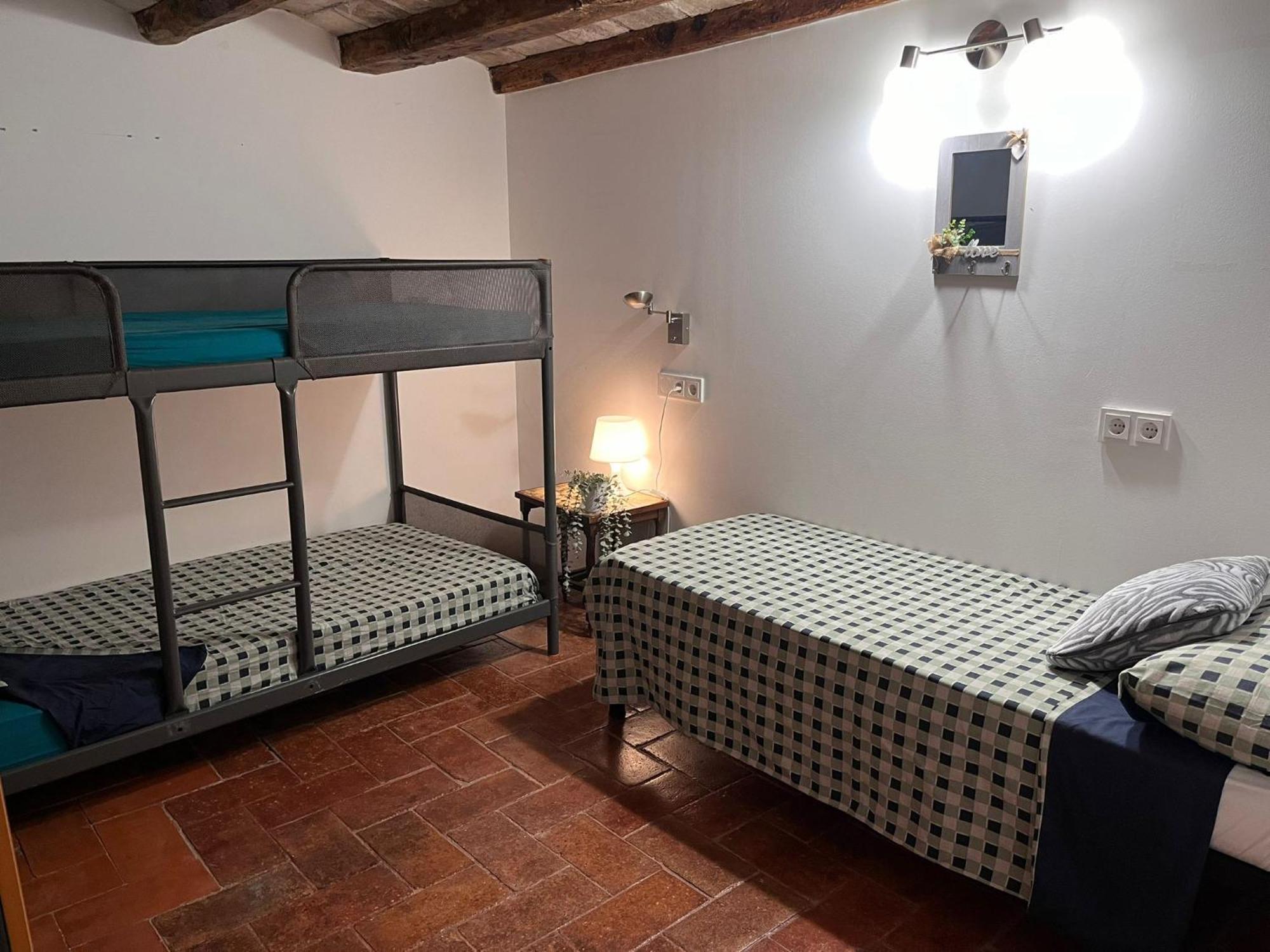ברצלונה Habitacion Para Grupos Hasta 8 En Plena Rambla De Cataluna מראה חיצוני תמונה