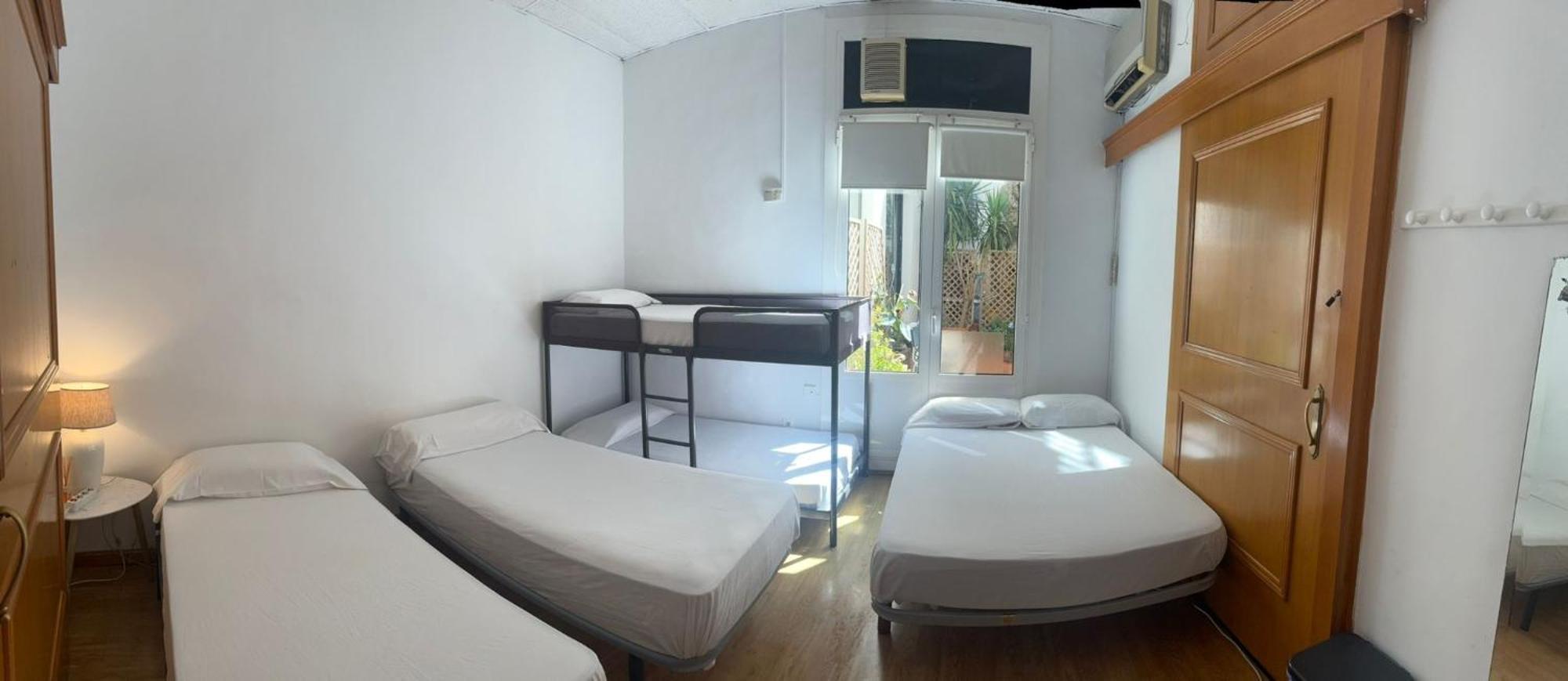 ברצלונה Habitacion Para Grupos Hasta 8 En Plena Rambla De Cataluna מראה חיצוני תמונה